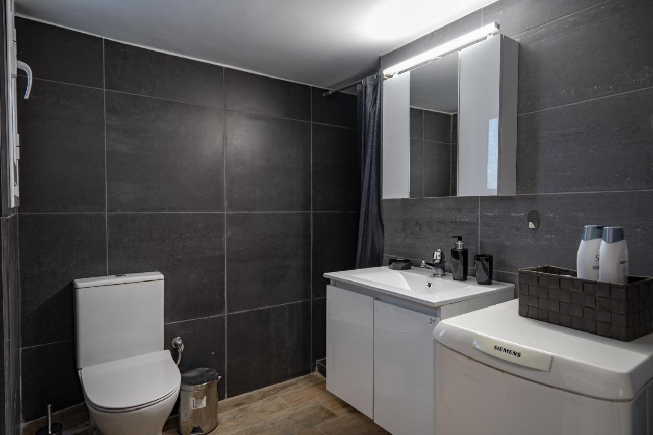 Dimotiko Theatro Metro St. 1 Bedroom 4 Pers. Flat พีเรียส ภายนอก รูปภาพ